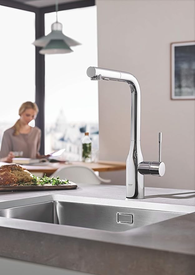 GROHE Essence single lever kitchen tap, sink mixer tap, high spout, 360° swivel spout, pull-out comfort spray head made of metal, easy to clean, chrome, 30270000