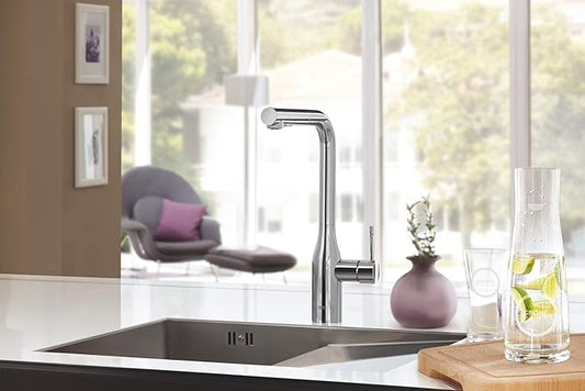 GROHE Essence single lever kitchen tap, sink mixer tap, high spout, 360° swivel spout, pull-out comfort spray head made of metal, easy to clean, chrome, 30270000